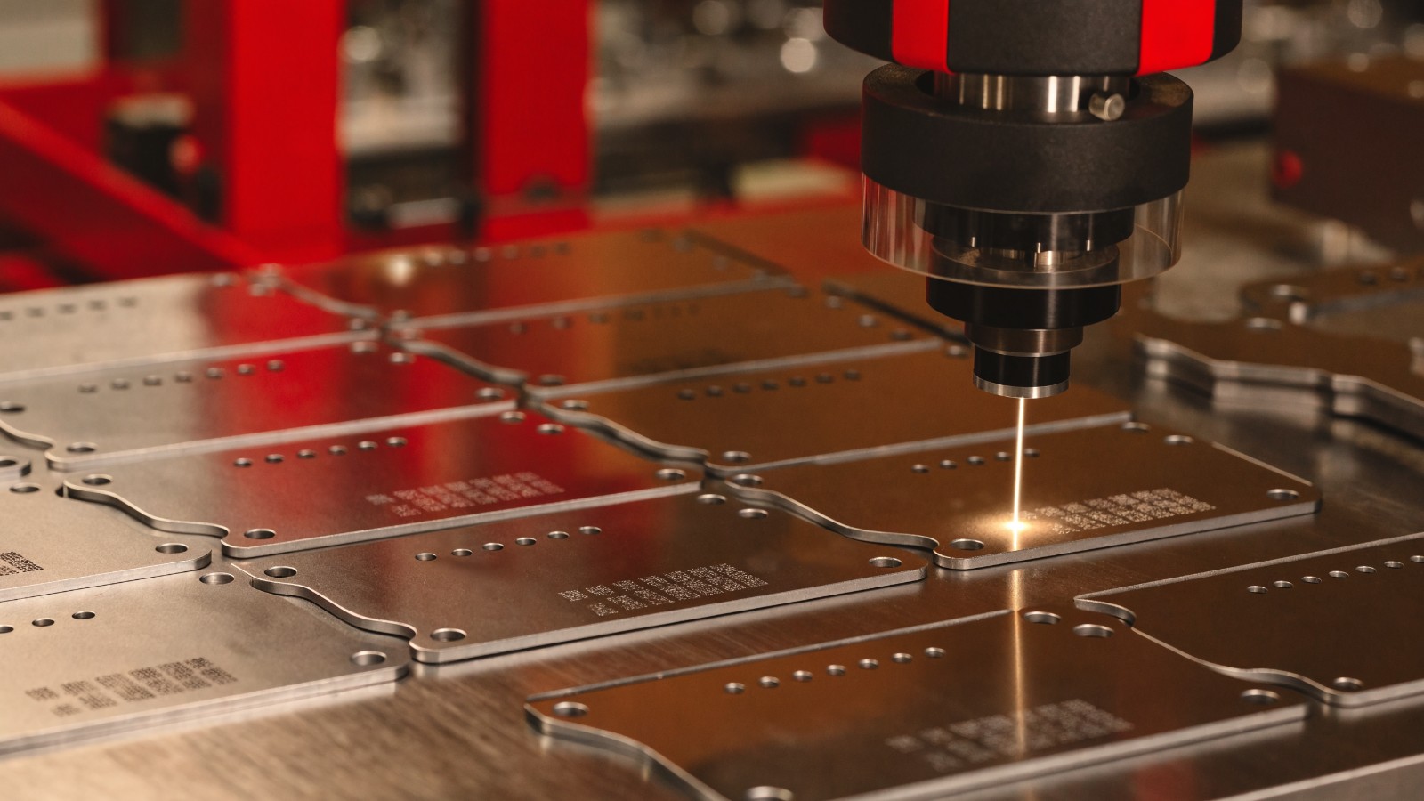 Lasermarkierung von gestanzten Metallteilen mit Data-Matrix-Codes zur Kennzeichnung und Rückverfolgbarkeit